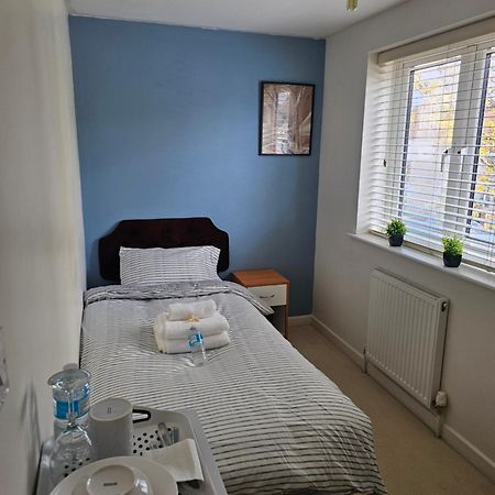 Extra Large Bedroom Dartford Exterior photo