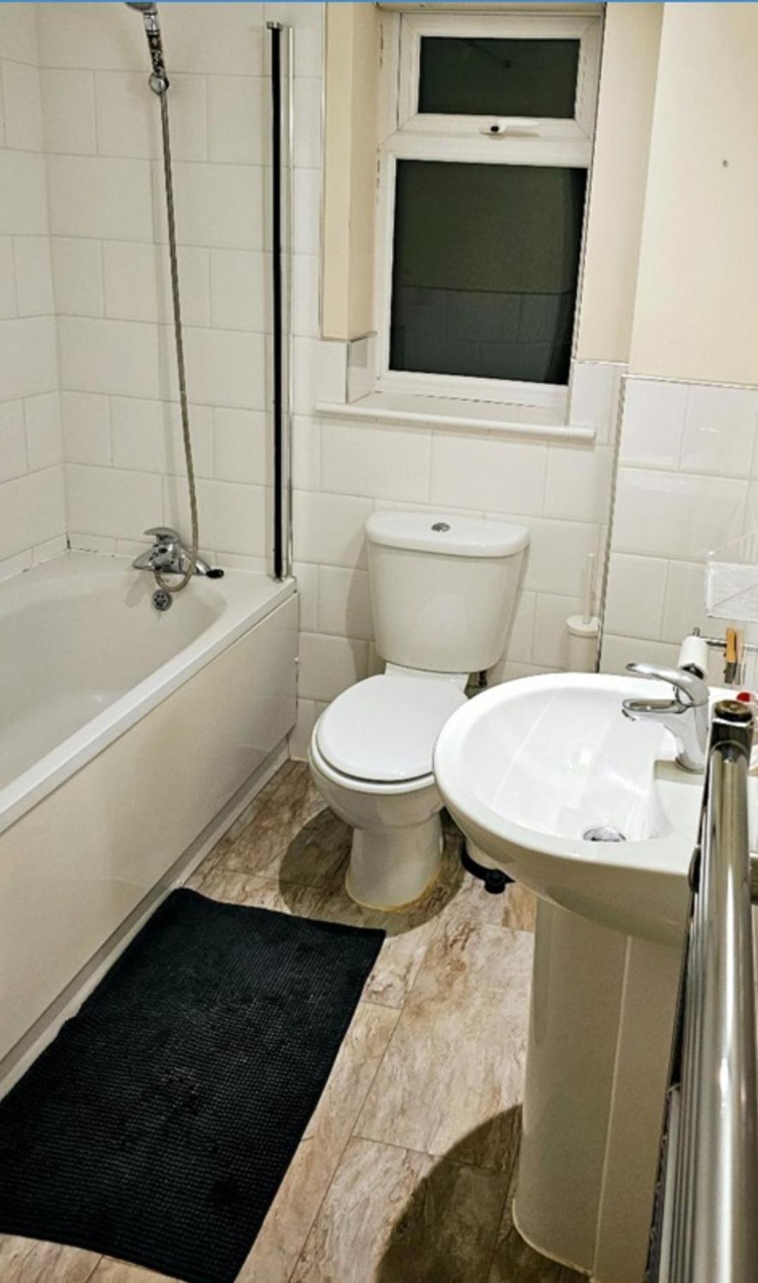 Extra Large Bedroom Dartford Exterior photo