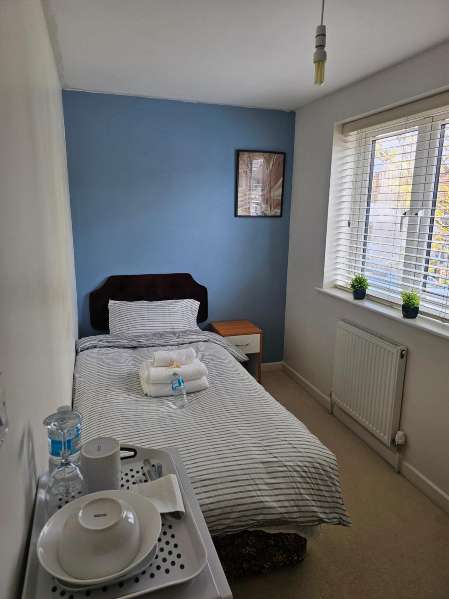 Extra Large Bedroom Dartford Exterior photo